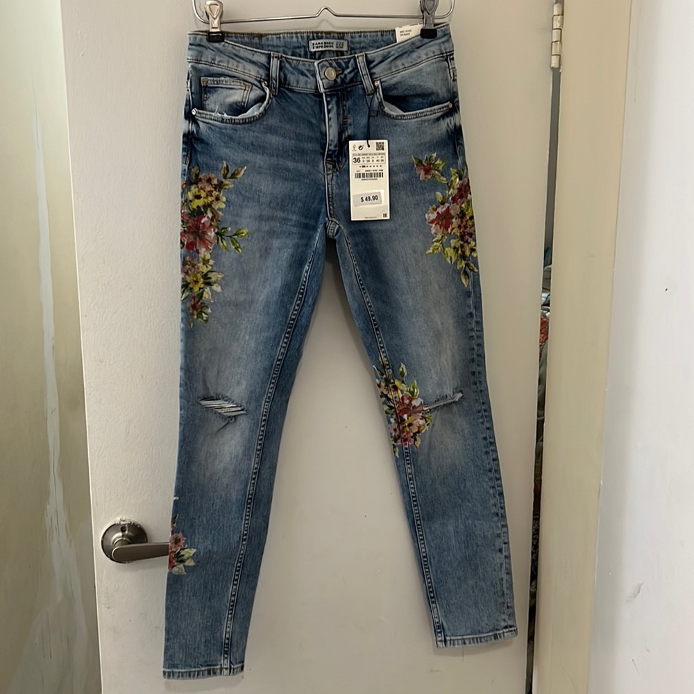 Floral mid rise skinny ankle cut